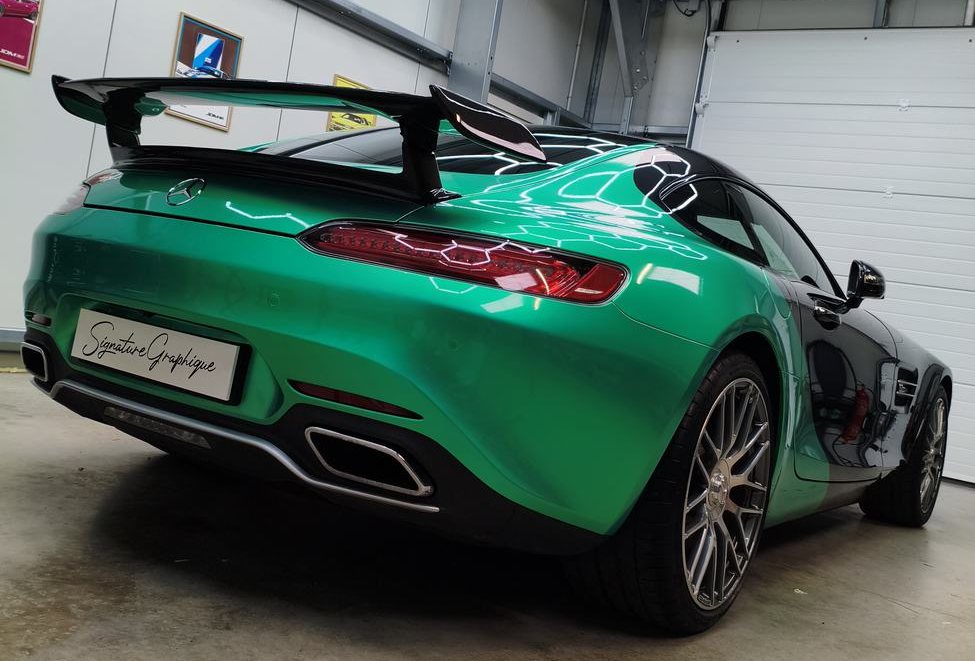 Mercedes-AMG GT covering iridescent — vue 5