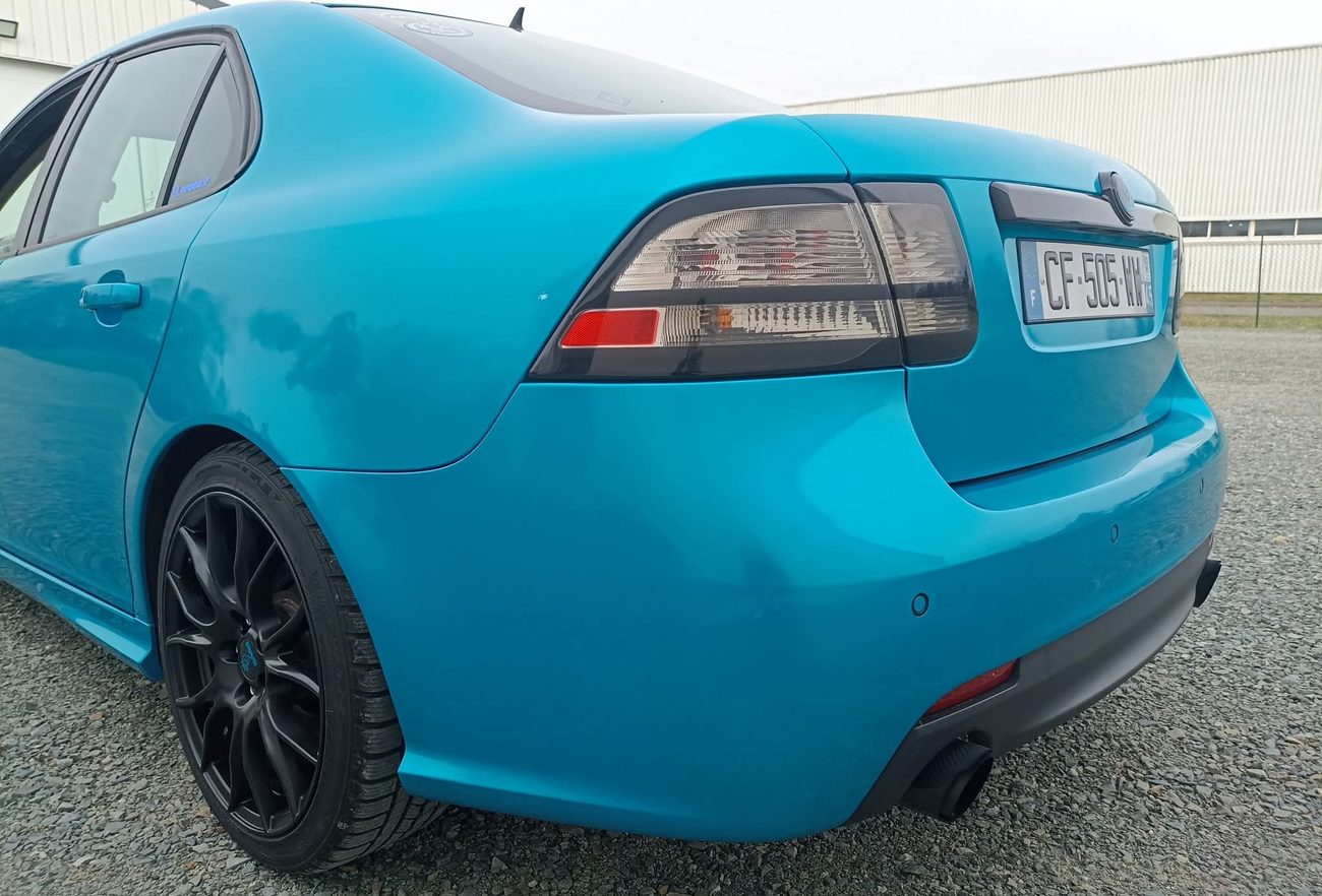 Saab 9-3 covering et marquage — vue 1