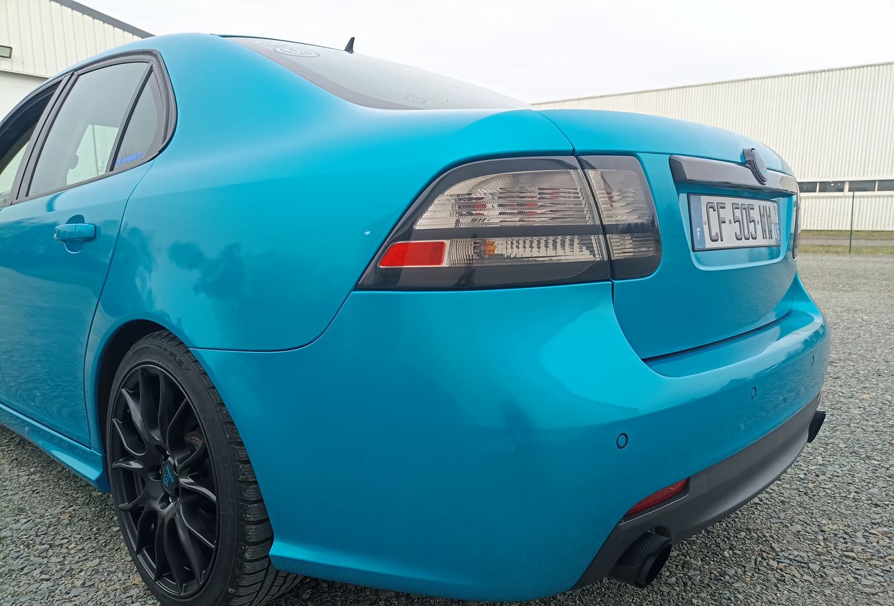 Saab 9-3 covering et marquage — vue arrière