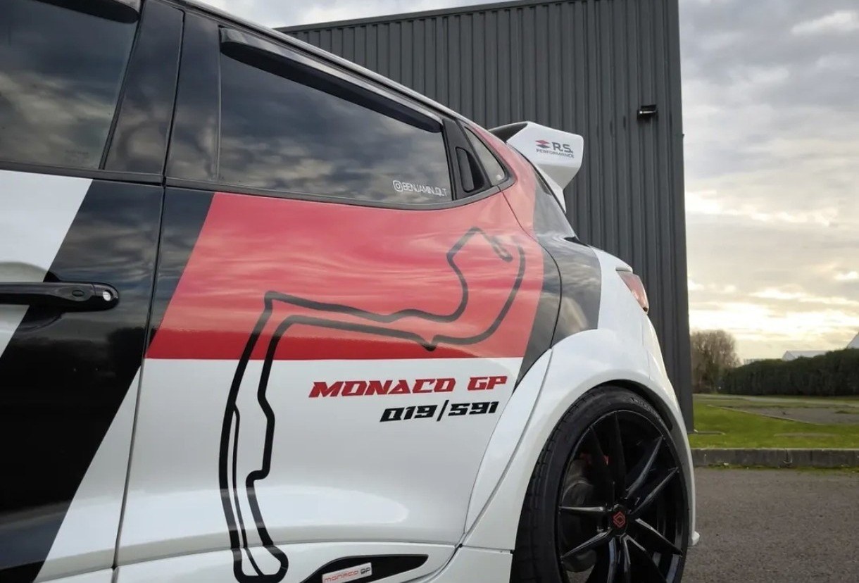 Renault Clio RS Monaco GP — détail tracé de circuit et numérotation