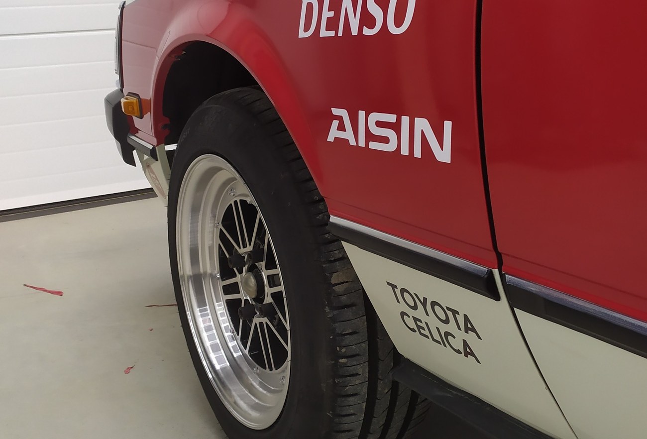 Toyota Celica Toyota Team Europe n°69 — détail aile avant et jante