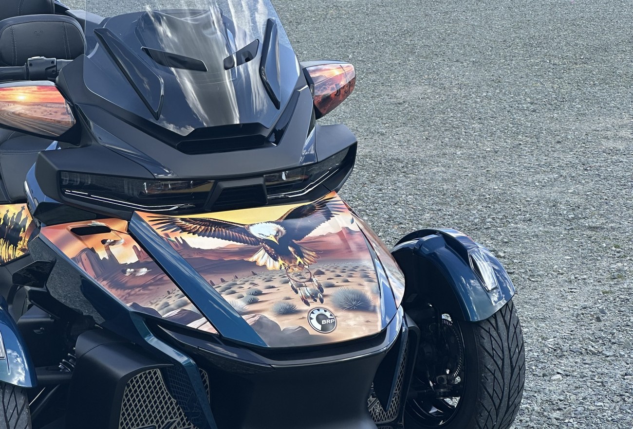 Can-Am Spyder RT kit déco — détail aigle désert