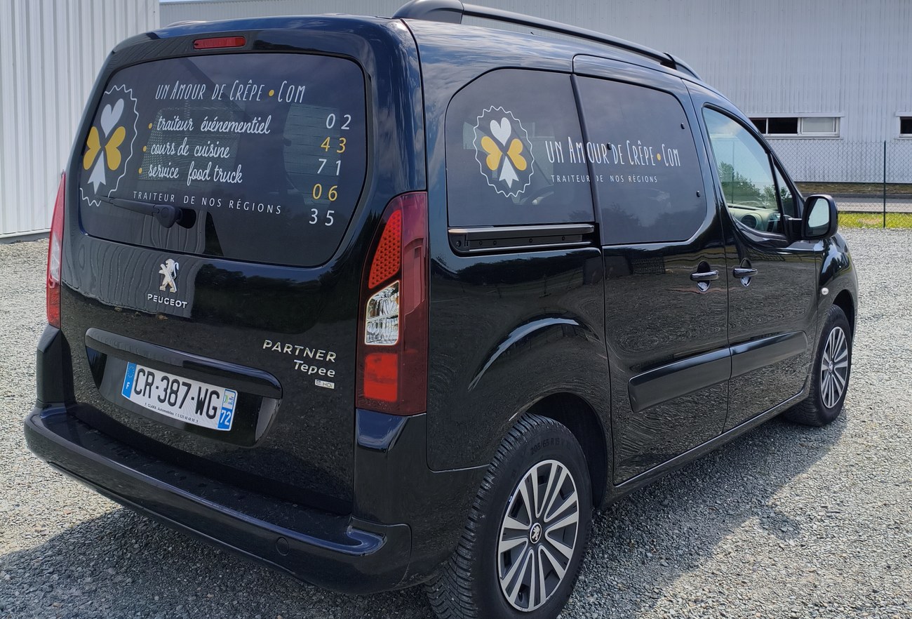 Peugeot Partner Un Amour de Crêpe — vue arrière ¾