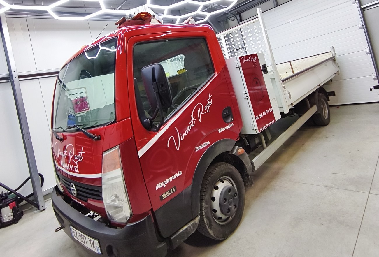 Camion-benne Vincent Ragot — vue avant ¾