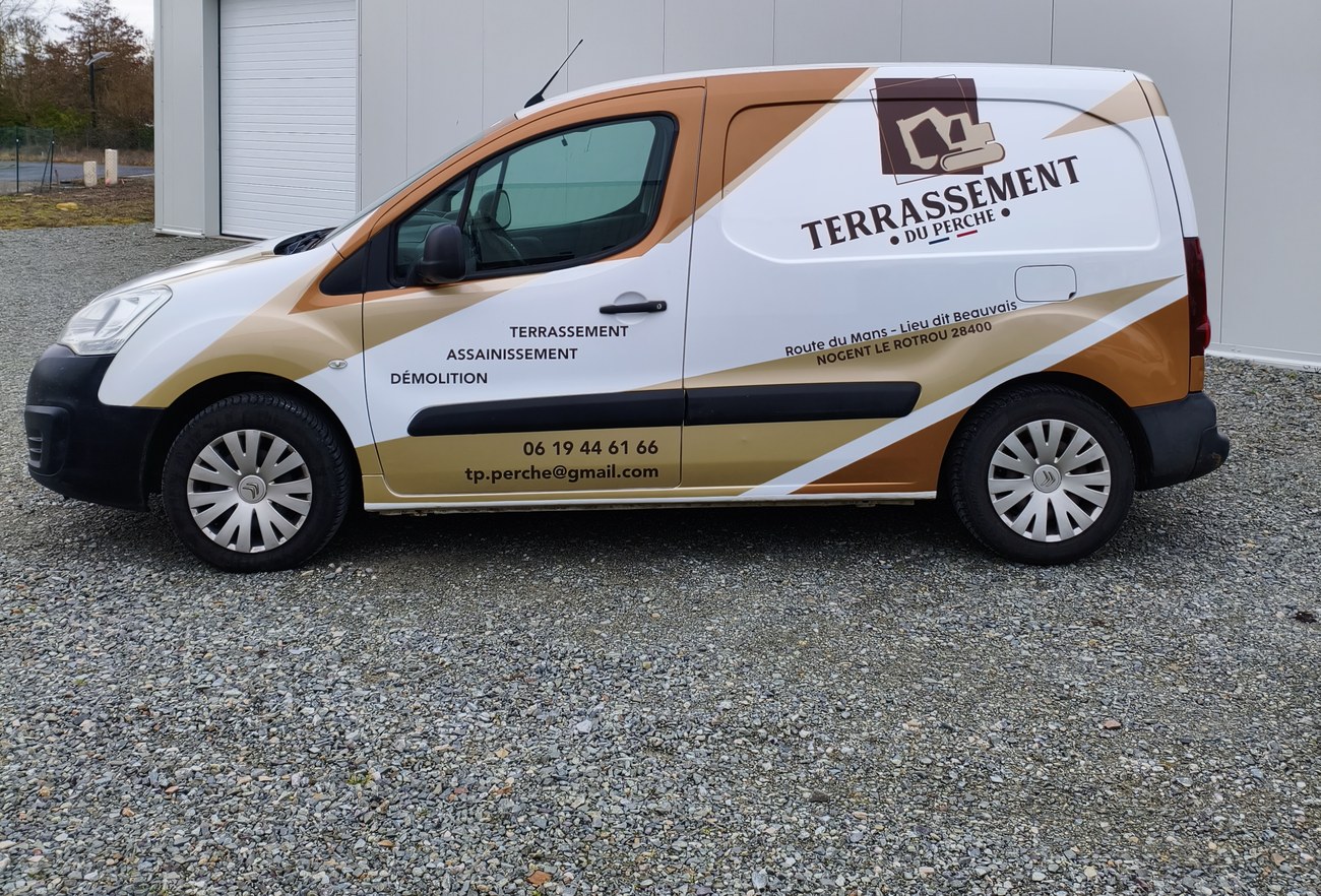 Citroën Berlingo Terrassement du Perche — vue latérale