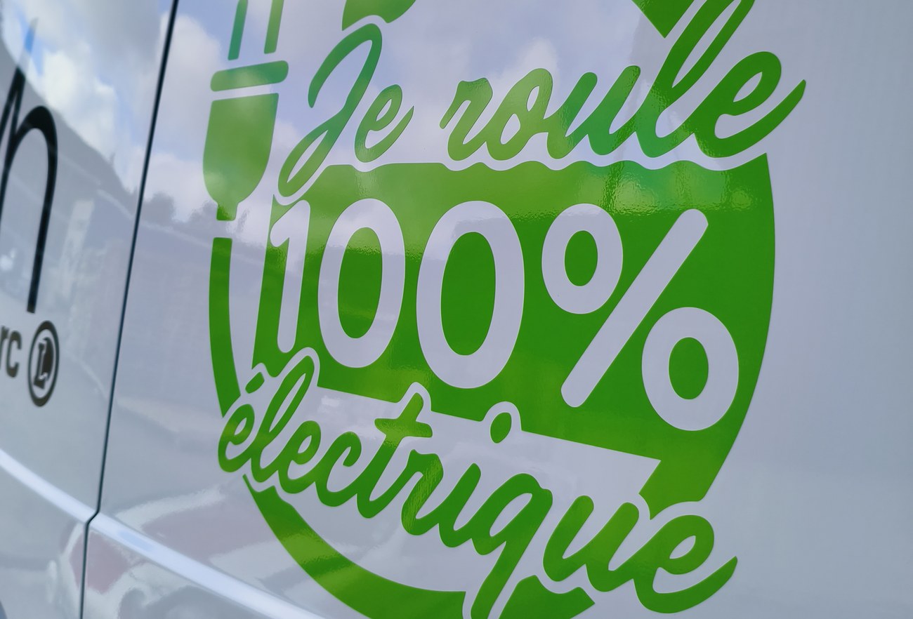 Citroën e-Jumpy E.Leclerc Val d'Huisne — détail pastille 100% électrique
