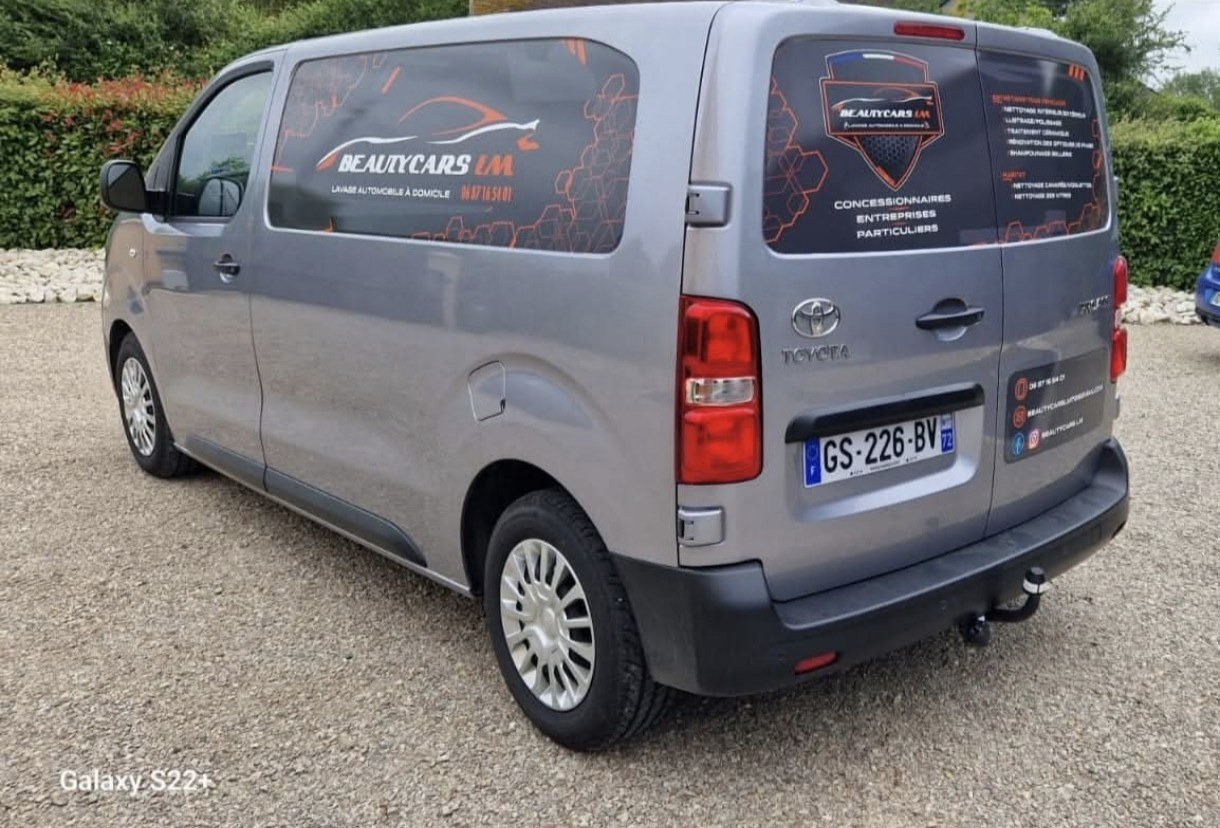Toyota Proace Beautycars LM — vue arrière ¾