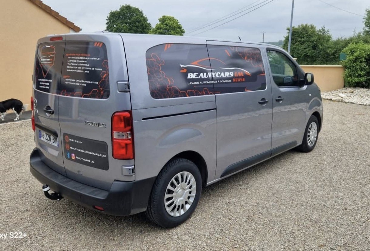 Toyota Proace Beautycars LM — vue arrière ¾ extérieur