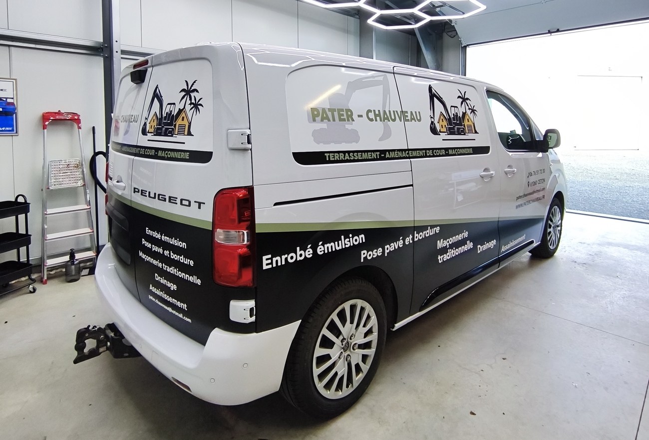 Peugeot Expert Pater-Chauveau — vue arrière ¾ atelier
