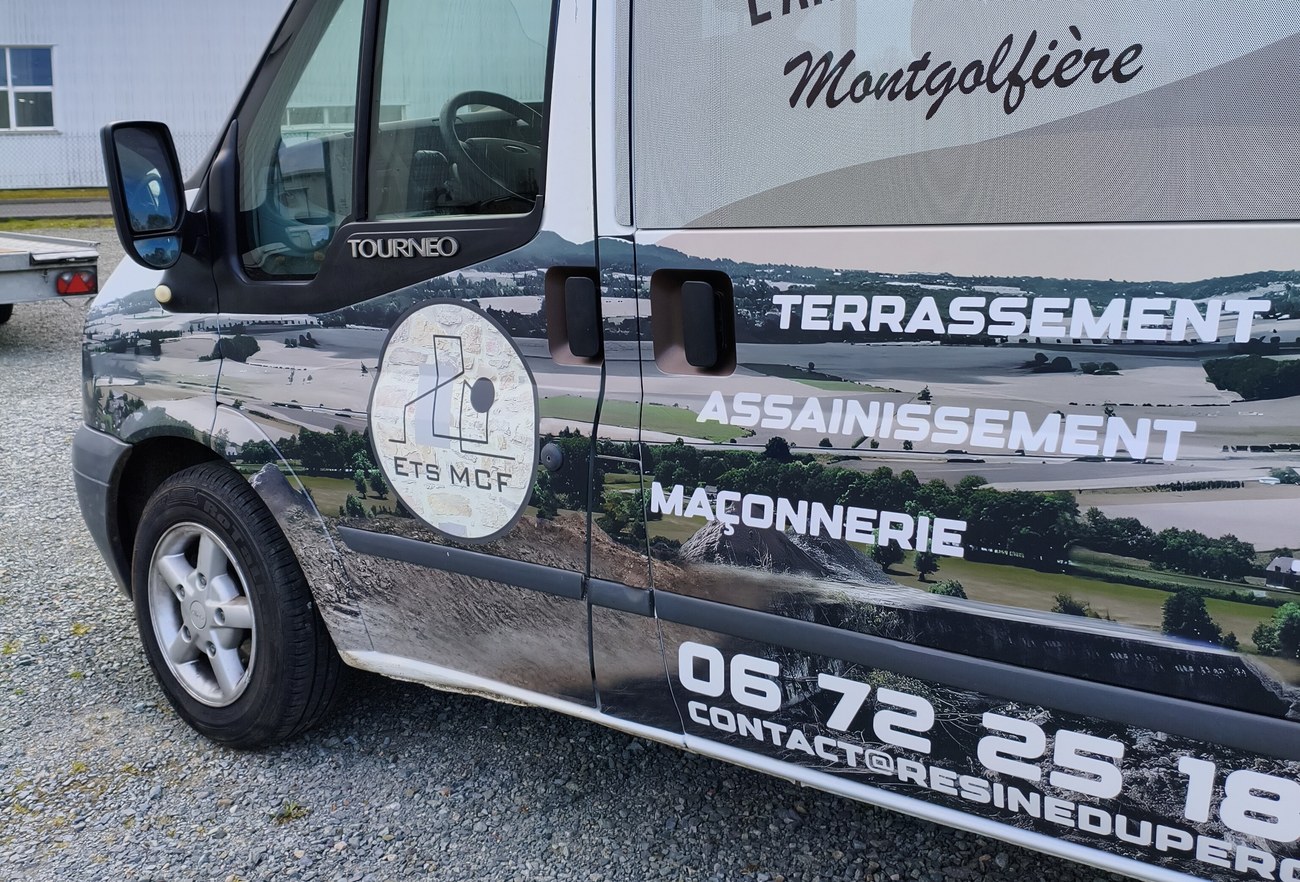 Ford Transit L'Air du Perche — vue avant ¾