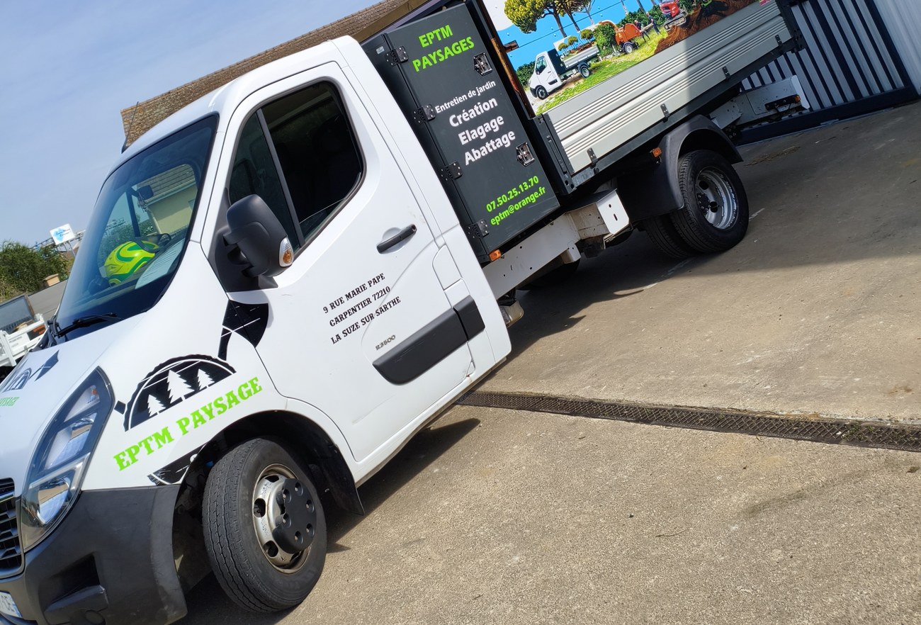 Renault Master EPTM Paysages — vue avant ¾
