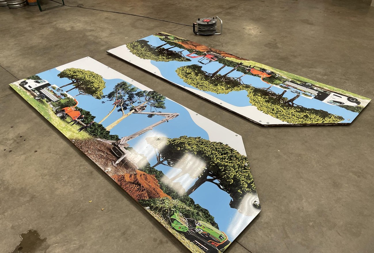 Panneaux EPTM Paysages fraîchement imprimés — visuel matériel et arbres